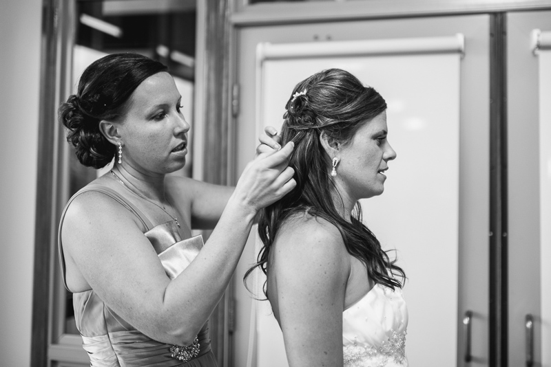Denver Wedding Photography Arrowhead bride getting ready