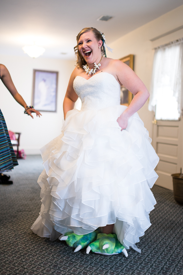 morrison willow ridge manor wedding photographer laughing bride