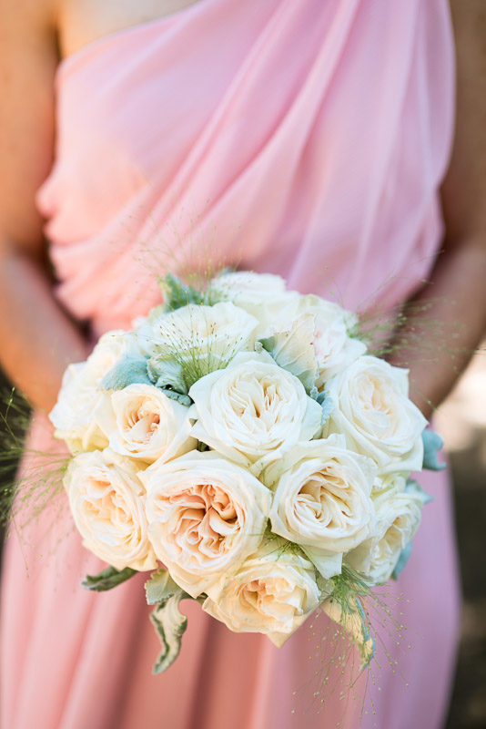 deer park villa wedding photography rose bouquet